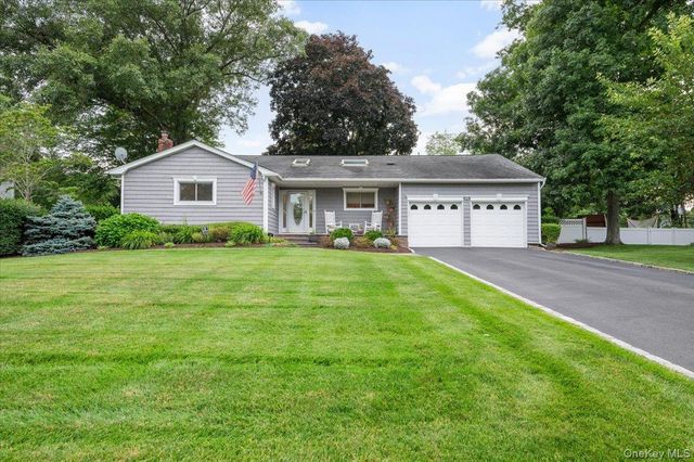 39 Merrivale Drive, Smithtown, NY 11787