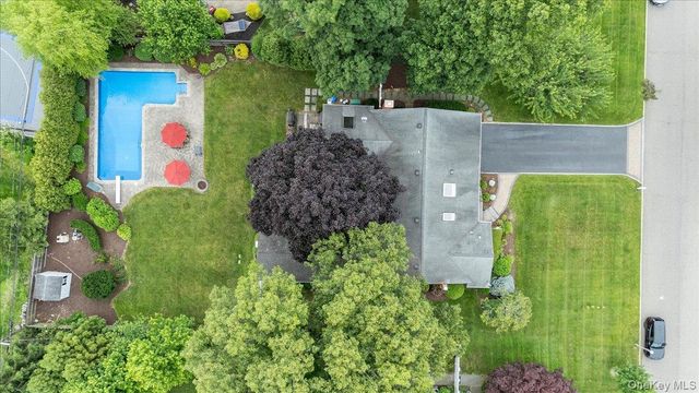 39 Merrivale Drive, Smithtown, NY 11787