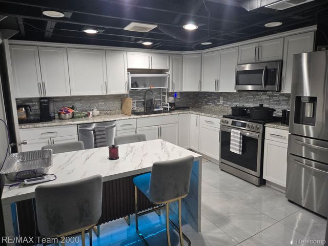 439 N Vernon Street, Dearborn, MI 48128