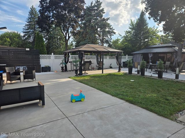 439 N Vernon Street, Dearborn, MI 48128