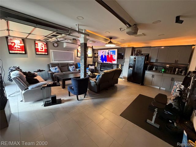 439 N Vernon Street, Dearborn, MI 48128