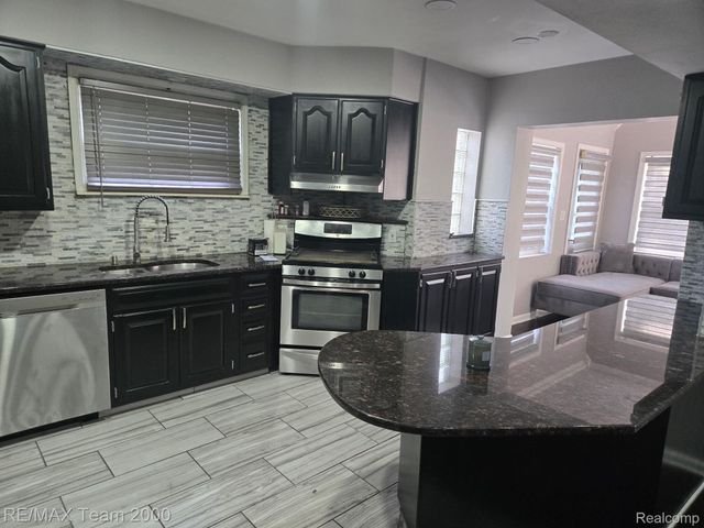 439 N Vernon Street, Dearborn, MI 48128