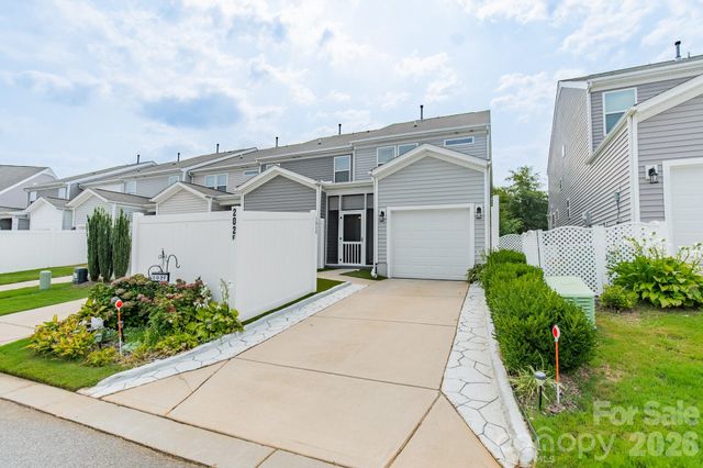 202 Waterlynn Ridge Road F, Mooresville, NC 28117