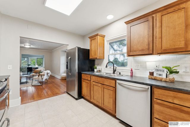 6460 Parker Street, Omaha, NE 68104