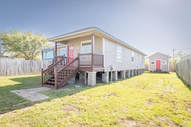 725 10th Street, Dickinson, TX 77539
