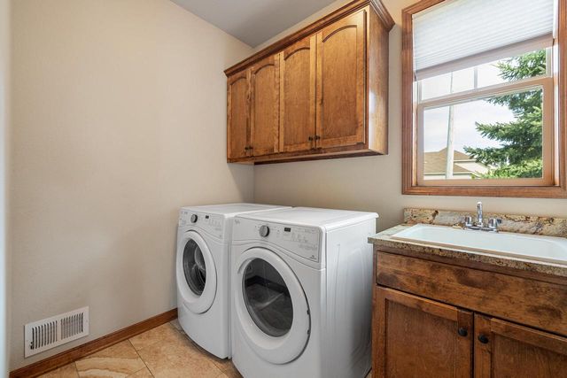 N73W29015 Bark River ROAD, Hartland, WI 53029