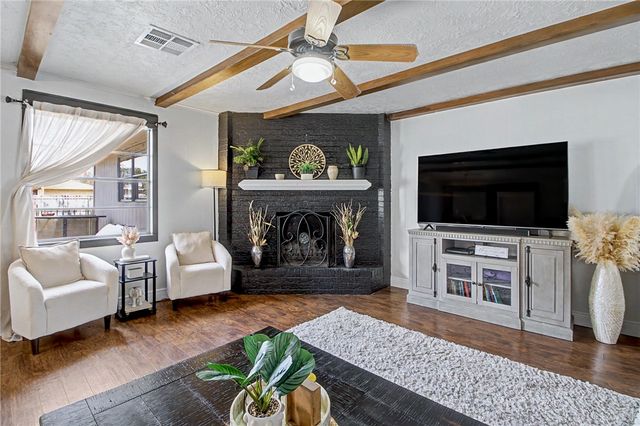 2909 Woodmeadow Drive, Bryan, TX 77802