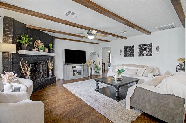 2909 Woodmeadow Drive, Bryan, TX 77802