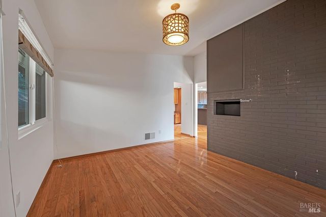 815 Dry Creek Rd, Healdsburg, CA 95448