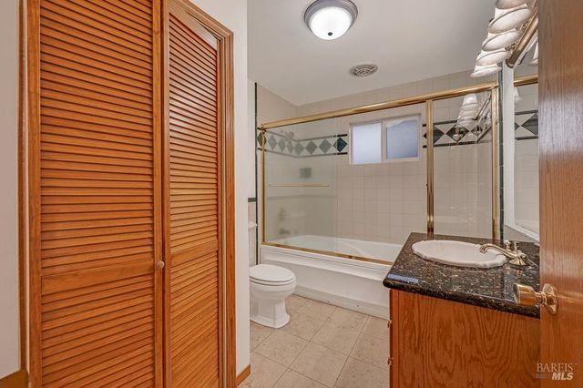 815 Dry Creek Rd, Healdsburg, CA 95448