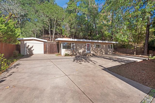 815 Dry Creek Rd, Healdsburg, CA 95448