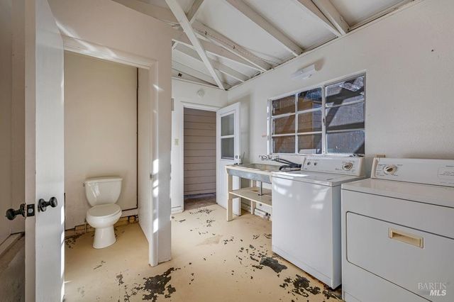 815 Dry Creek Rd, Healdsburg, CA 95448