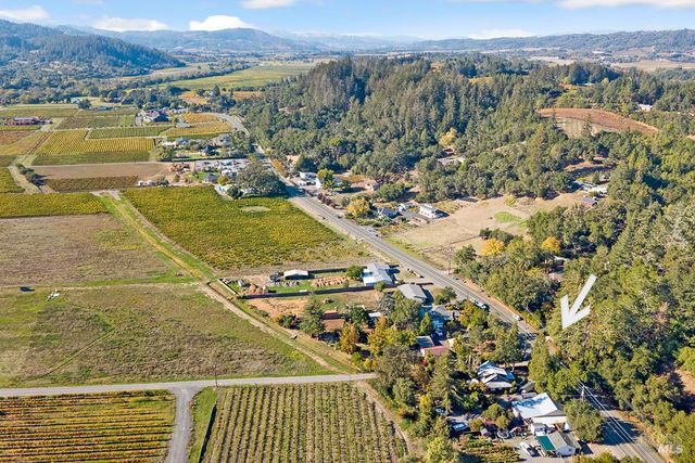 815 Dry Creek Rd, Healdsburg, CA 95448
