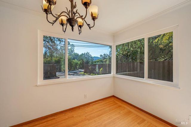 815 Dry Creek Rd, Healdsburg, CA 95448