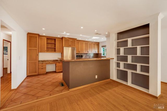 815 Dry Creek Rd, Healdsburg, CA 95448