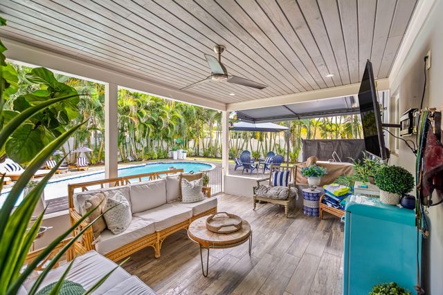 2830 SW 5th Street, Boynton Beach, FL 33435