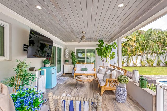 2830 SW 5th Street, Boynton Beach, FL 33435