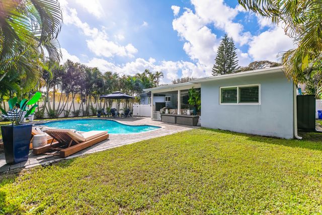 2830 SW 5th Street, Boynton Beach, FL 33435