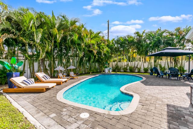 2830 SW 5th Street, Boynton Beach, FL 33435