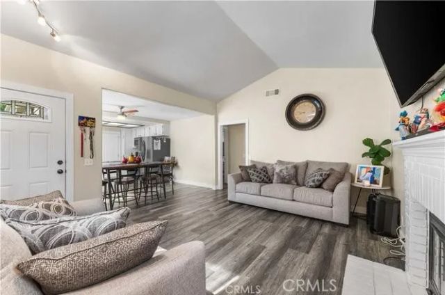 1201 E Avenue R7, Palmdale, CA 93550