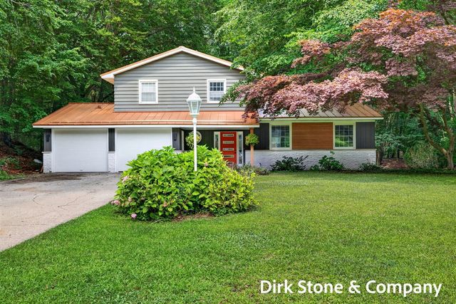 18569 Pawnee Drive, Spring Lake, MI 49456