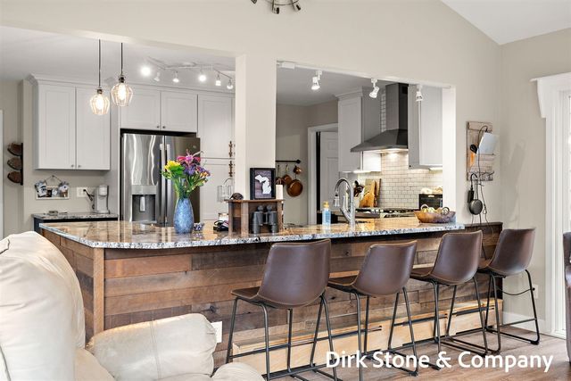 18569 Pawnee Drive, Spring Lake, MI 49456