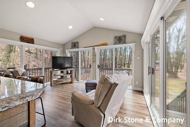 18569 Pawnee Drive, Spring Lake, MI 49456