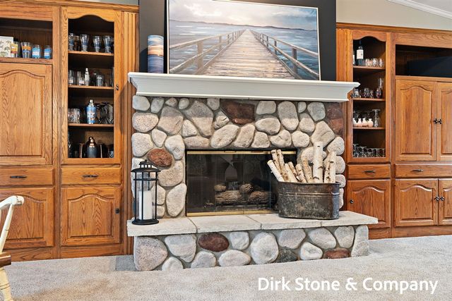 18569 Pawnee Drive, Spring Lake, MI 49456