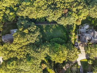 33 Boulder Rd, Wellesley, MA 02481
