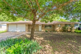 5905 Wheaton Drive, Fort Worth, TX 76133