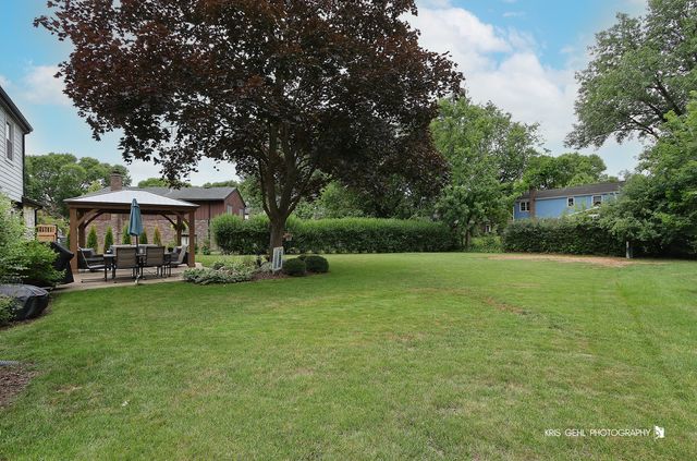 3228 N Volz Drive E, Arlington Heights, IL 60004