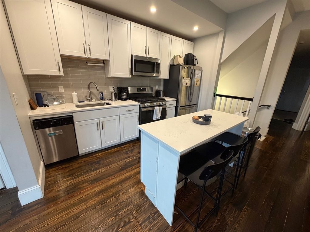 781 Parker St 1, Boston, MA 02120