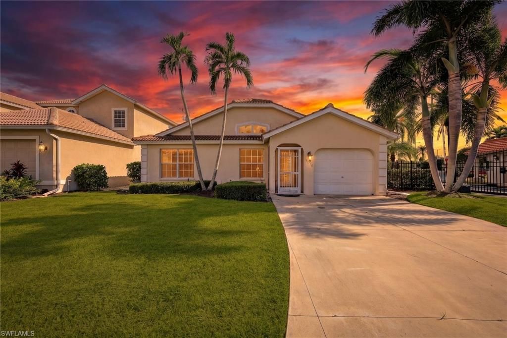 5018 ECLIPSE CT, Naples, FL 34104