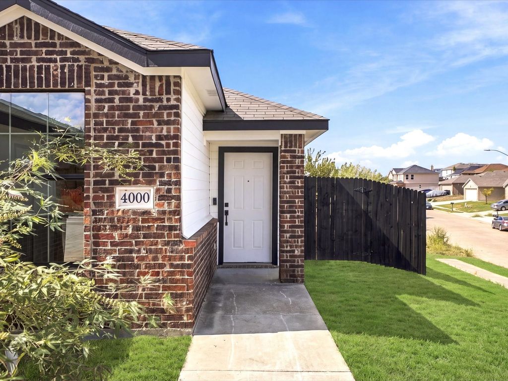 4000 Rosita Street, Fort Worth, TX 76119 — photo 3