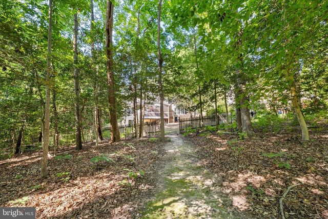 6001 FOX POINT RD, Fredericksburg, VA 22407