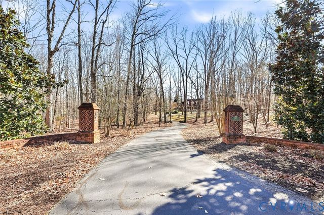 2410 Gobbler Ridge Rd, Powhatan, VA 23139