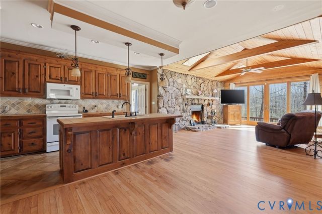 2410 Gobbler Ridge Rd, Powhatan, VA 23139