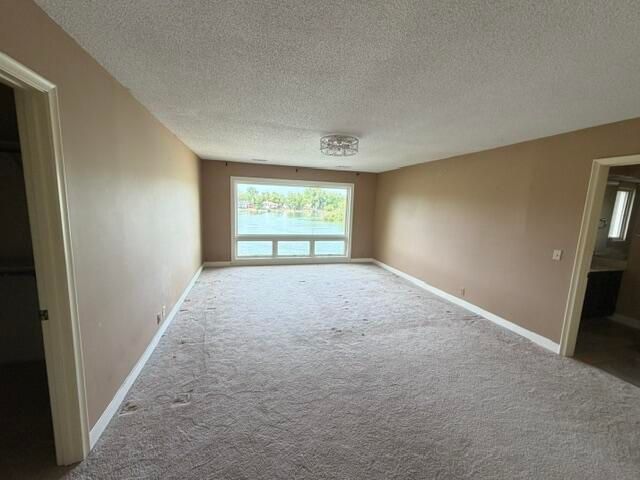 44 GINGER WOODS Road, Valley, NE 68064