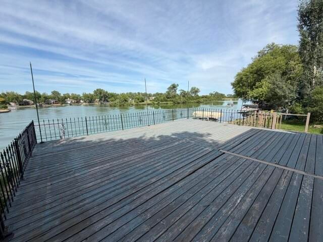44 GINGER WOODS Road, Valley, NE 68064