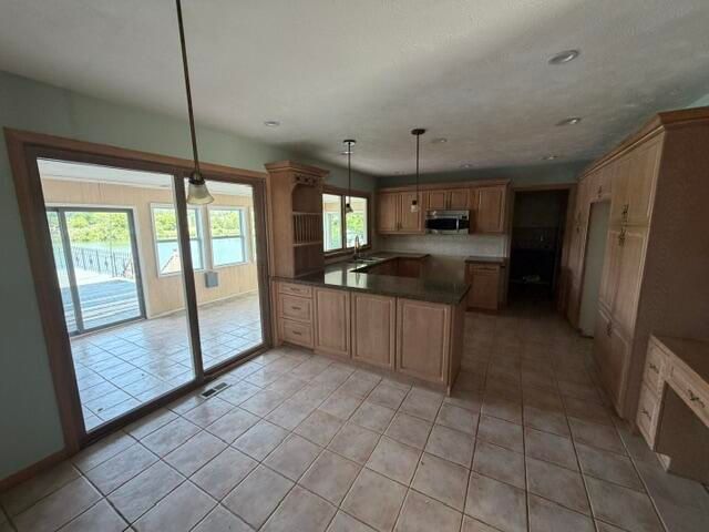 44 GINGER WOODS Road, Valley, NE 68064