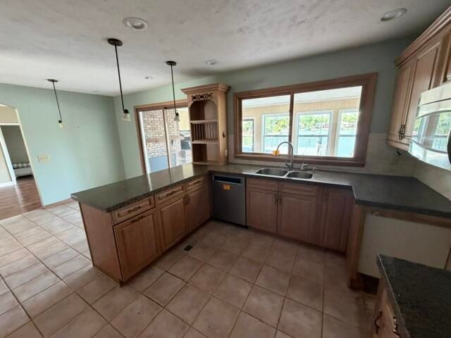 44 GINGER WOODS Road, Valley, NE 68064