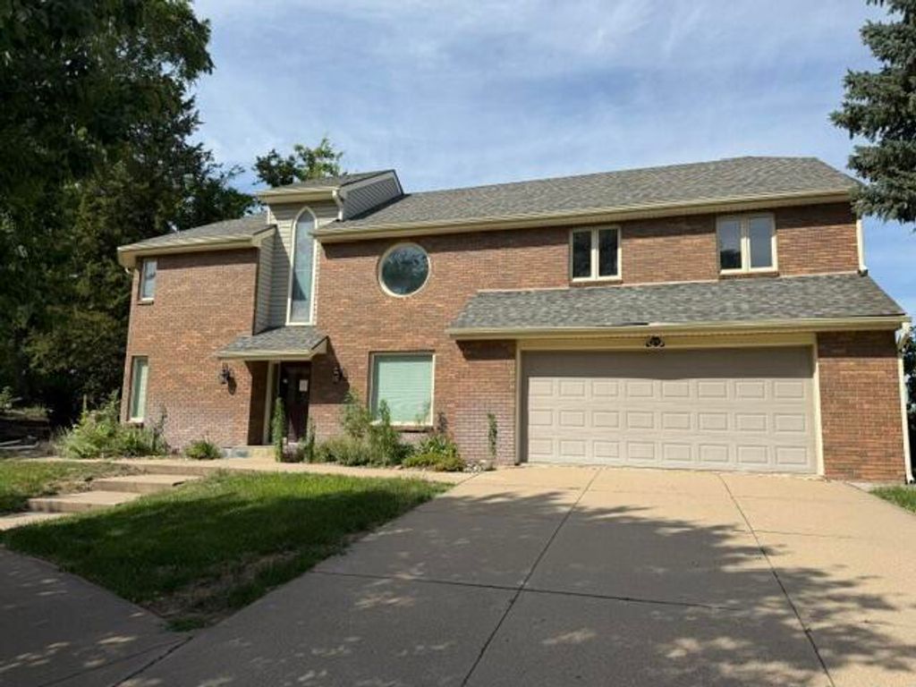 44 GINGER WOODS Road, Valley, NE 68064