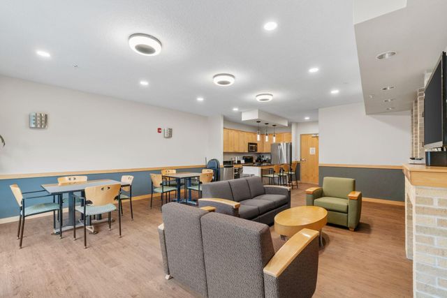 750 Mainstreet 202, Hopkins, MN 55343