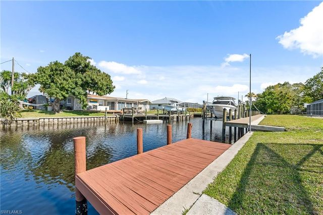 1729 Cascade WAY N, North Fort Myers, FL 33917