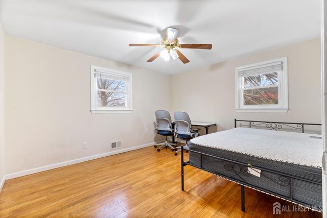 22 N Oak N Avenue, Iselin, NJ 08830