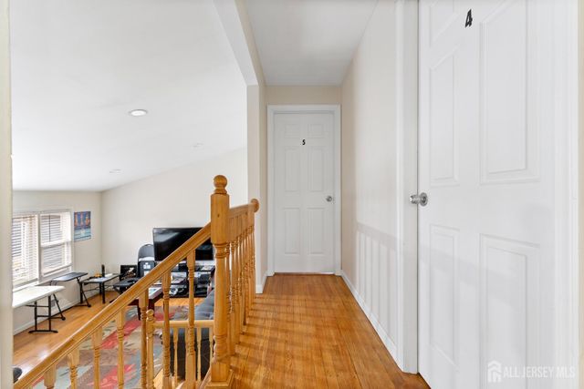 22 N Oak N Avenue, Iselin, NJ 08830