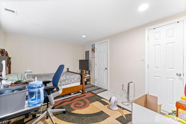 22 N Oak N Avenue, Iselin, NJ 08830