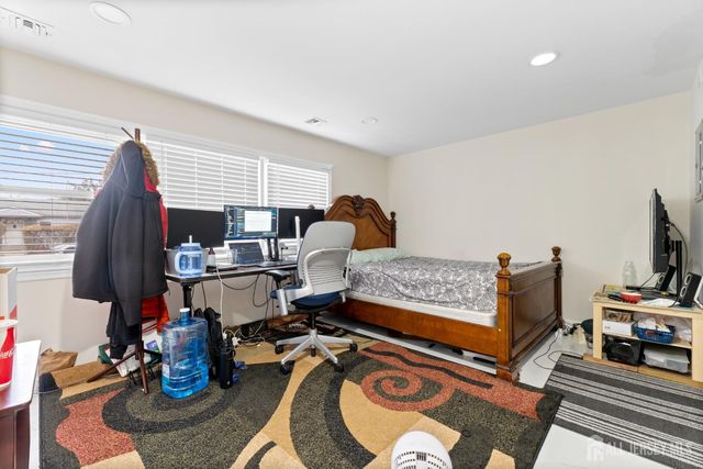 22 N Oak N Avenue, Iselin, NJ 08830