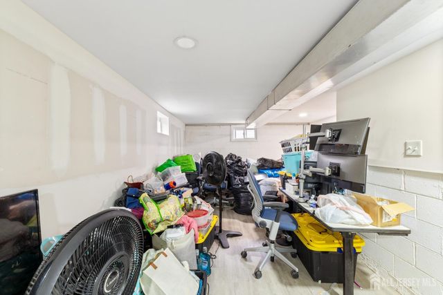 22 N Oak N Avenue, Iselin, NJ 08830