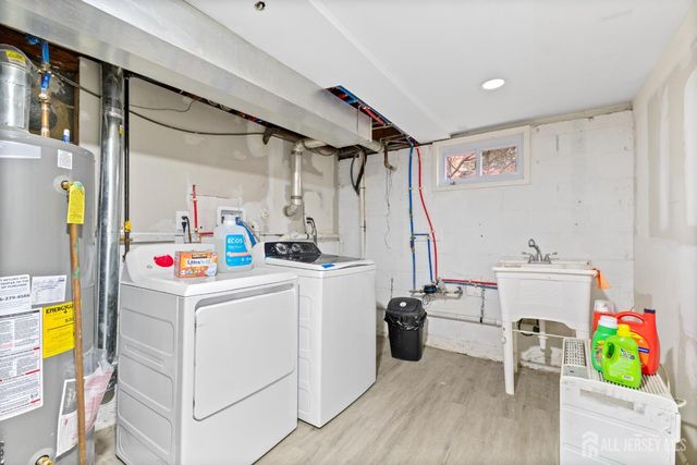 22 N Oak N Avenue, Iselin, NJ 08830